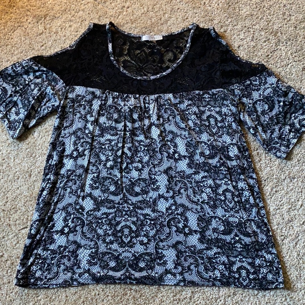 Cold shoulder lace top